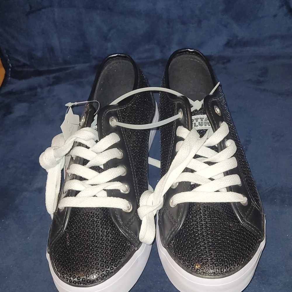 New GOTTA FLURT mini sequin styled sneaker set size 7.5(you get them both) - Picture 6 of 8